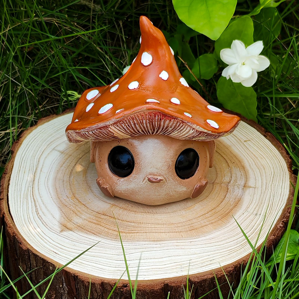 DAECHAO patio yard mushroom decor creates charming outdoor focal points