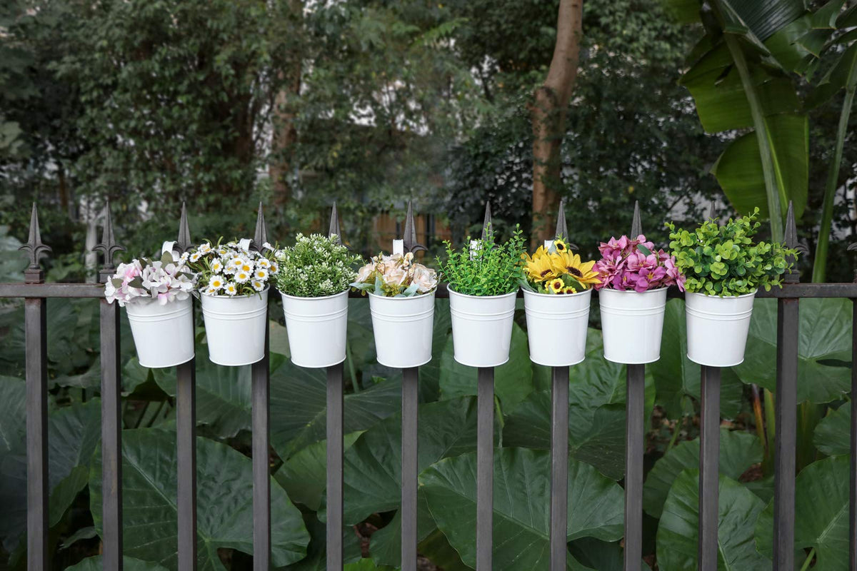 Dahey durable metal bucket planter for outdoor decor