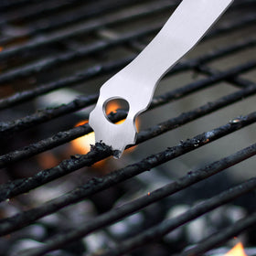 DAILY KISN Brushed stainless steel grill scraper showing rust-resistant durability