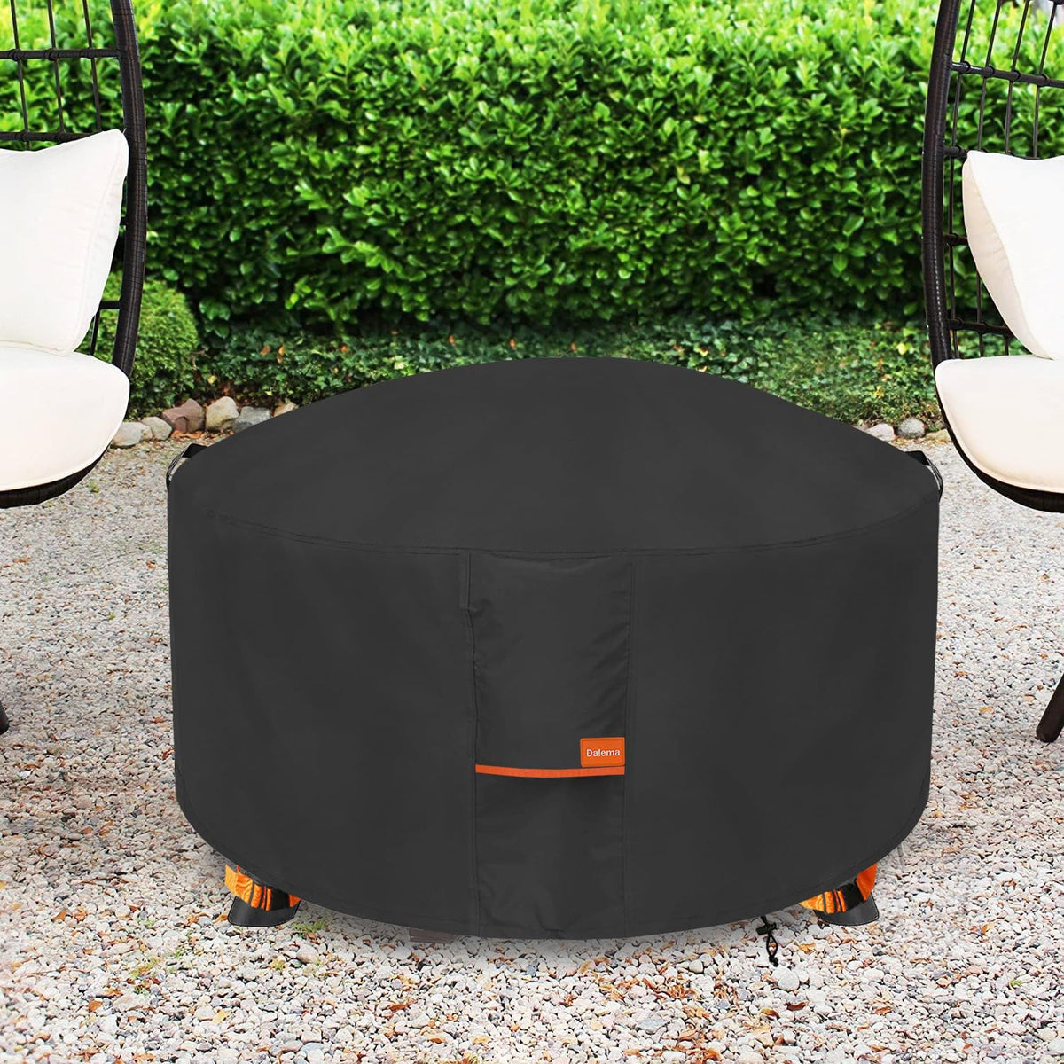 Dalema dust and leaf protection keeps your fire pit clean.