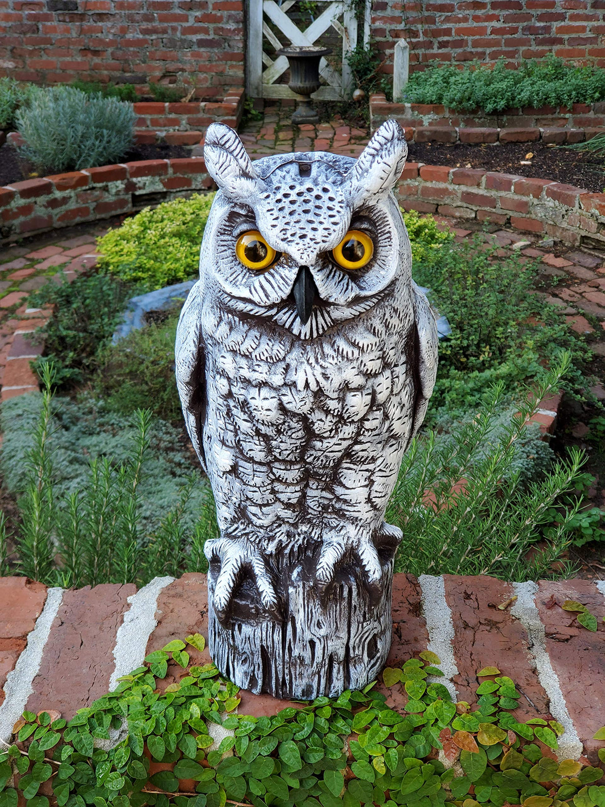 Dalen weather-resistant owl decoy for outdoor use