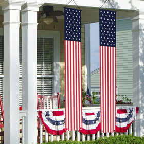 DanCoom weather-resistant patriotic banner withstands sun and rain outdoors