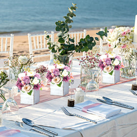 Dandat 18-set collection suited for rustic centerpieces at weddings and events.