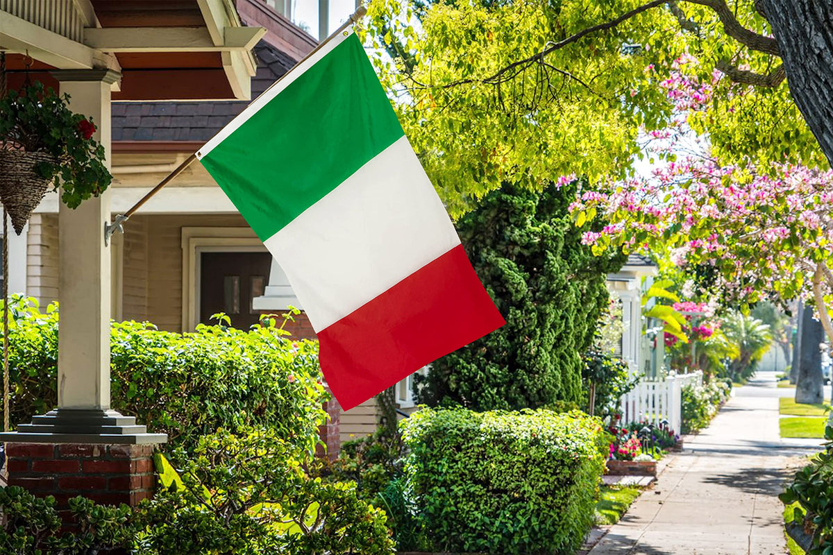 DANF Italy flag indoor-use suitable for gentle breezes and indoor decor.