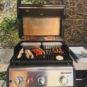 DcYourHome 7641 warming rack demonstrates heat retention for hot sides
