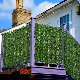 DearHouse ivy panel is lightweight and easy to move for reconfiguration.