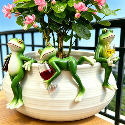DearKeeps Garden Frog Statues: three standing frogs brighten outdoor spaces.