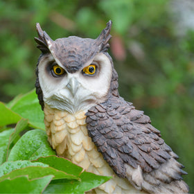 DEAYOU white 7in owl statue side view easy to position indoors