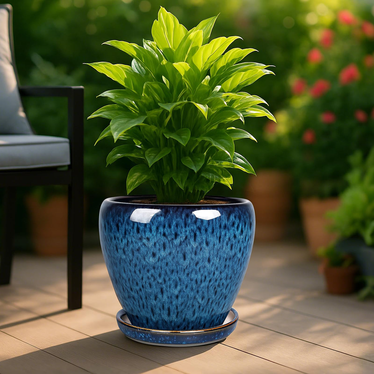 Deep Dream planter with tray and mesh pad protecting surfaces