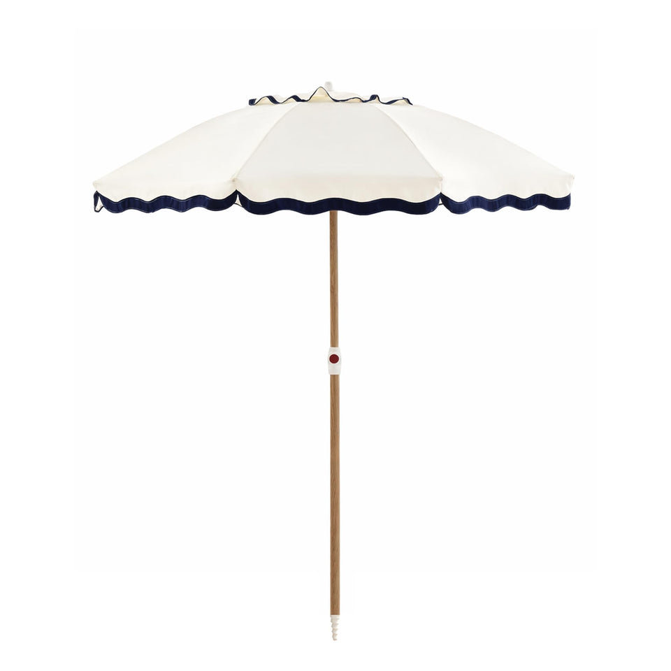 DEER LAND 6ft patio umbrella canopy offering all-day shade