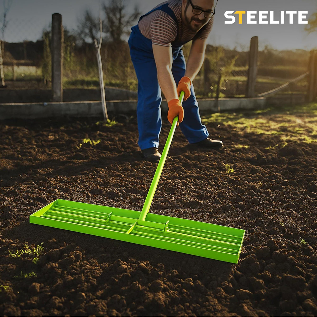 Deli Lawn Leveling Rake ships with screws for quick assembly.