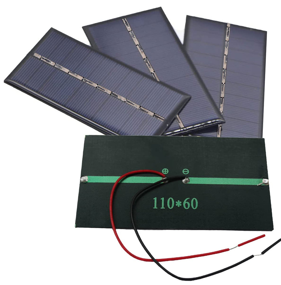 Delinx four-panel solar kit front view, compact and efficient power for DIY projects