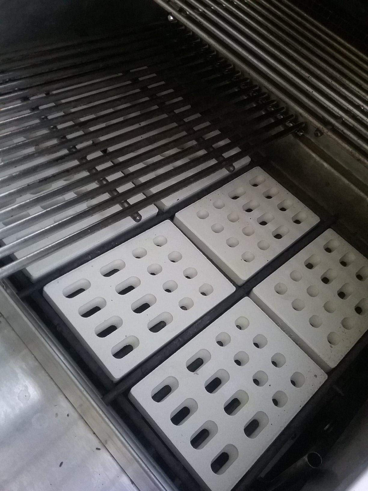 DELSbbq packaging and instructions shown for simple setup and care