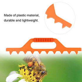 DEWIN compact spacer for beekeeping, lightweight and durable for field use.