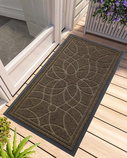 DEXI front door mat with entrance pattern grooves traps dirt at the threshold.