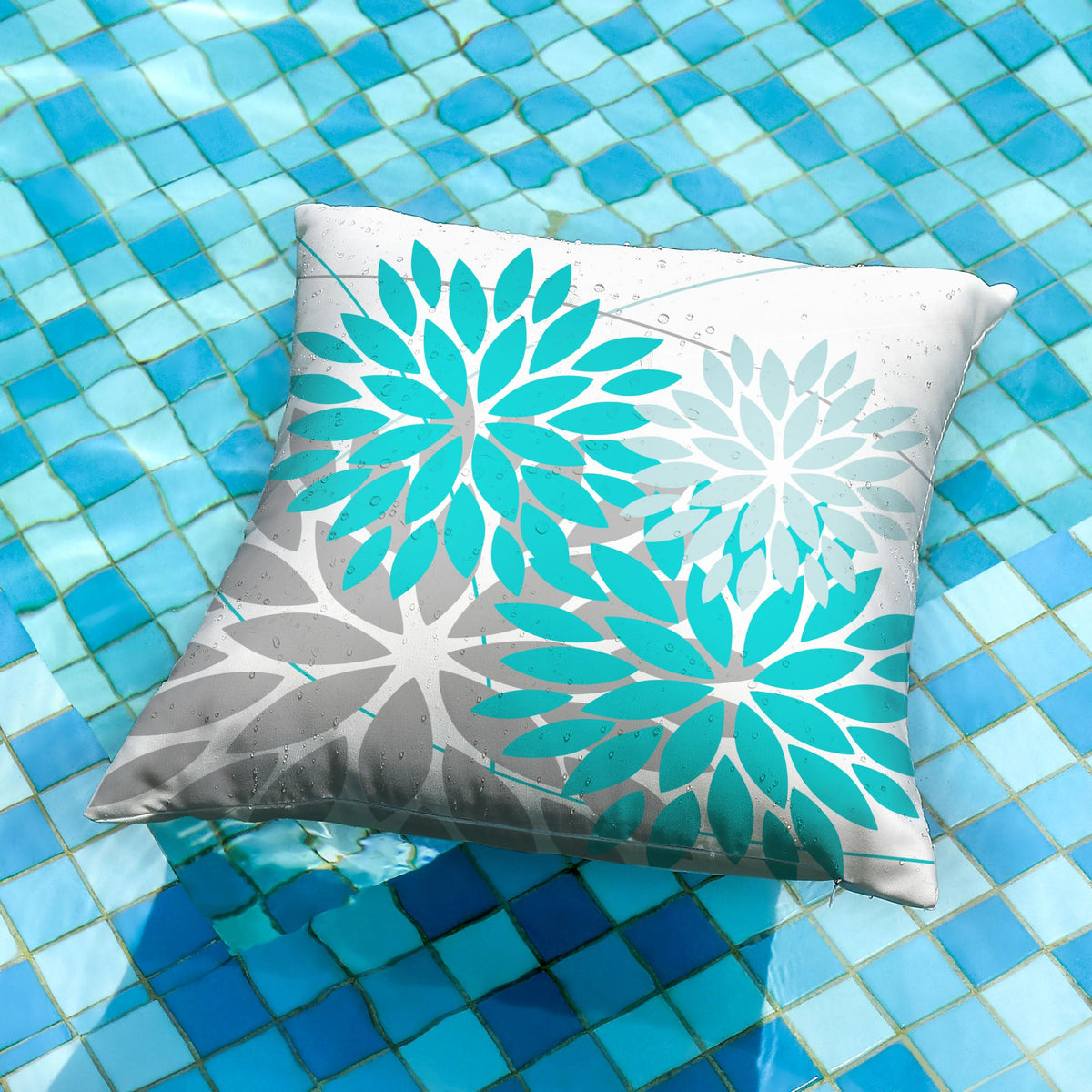 DFXSZ aqua blue waterproof coating protects cushions during rain.