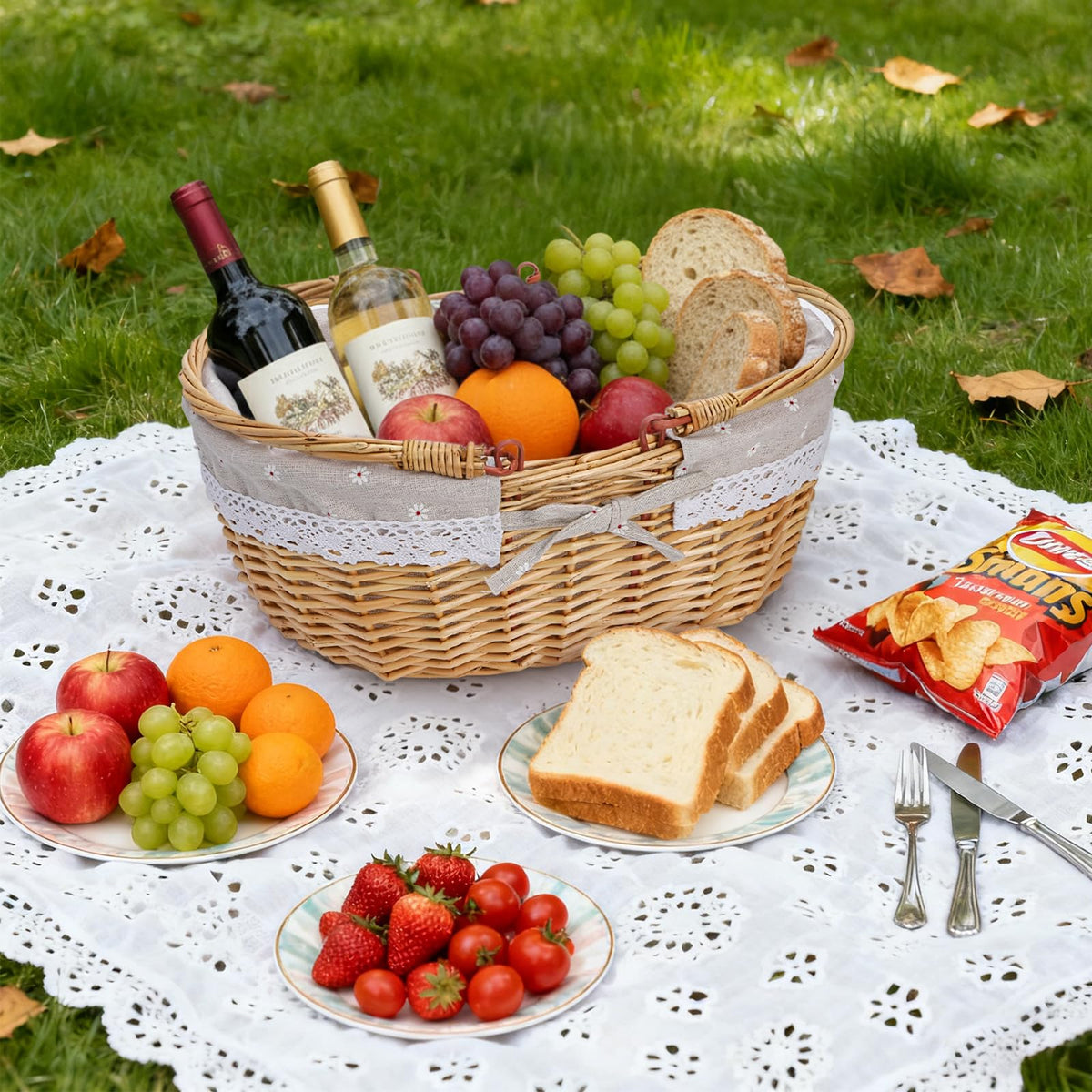 Dicunoy basket showing easy carry design for on-the-go use