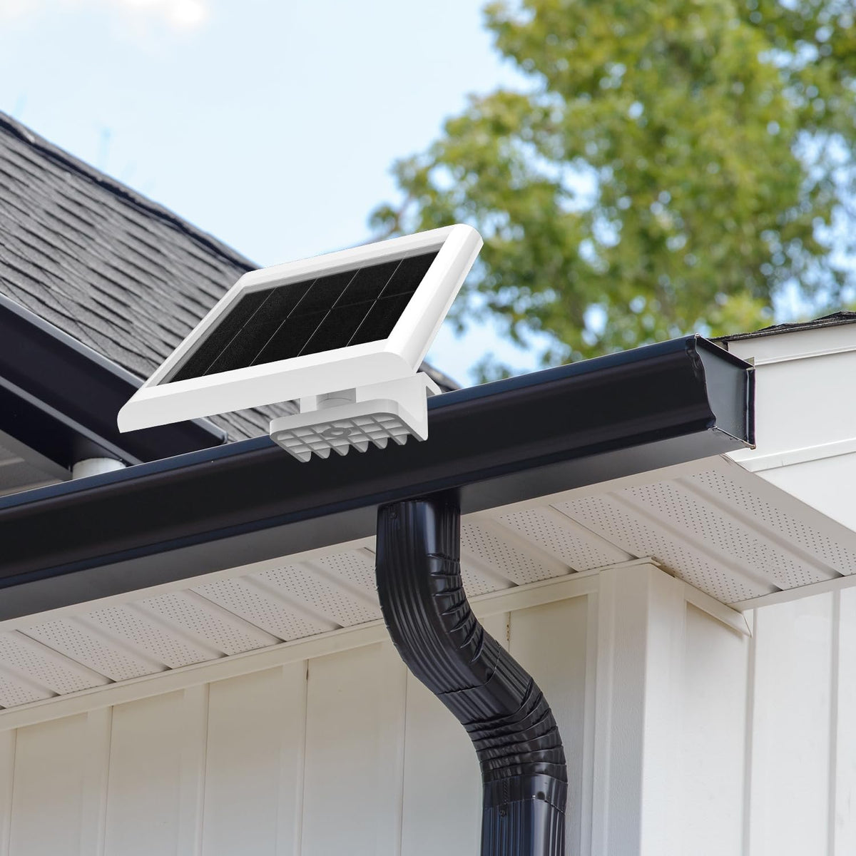 Didalo universal solar panel fit supports multiple brands and 1/4 threaded holes.