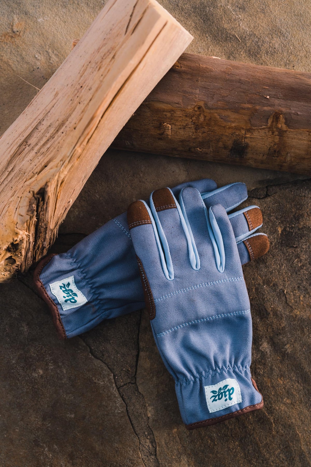 DIGZ touchscreen-compatible gloves allow phone use without removal.