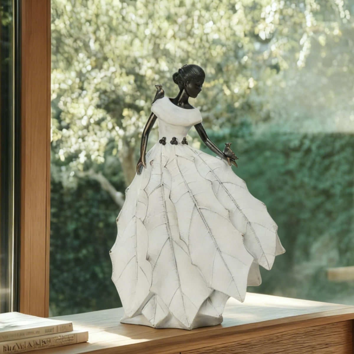 DiliComing statue designed for windowsills, desks, or entryways with whimsical flair.