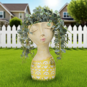 DiliComing suitable for indoor and outdoor use on shelves or patios.
