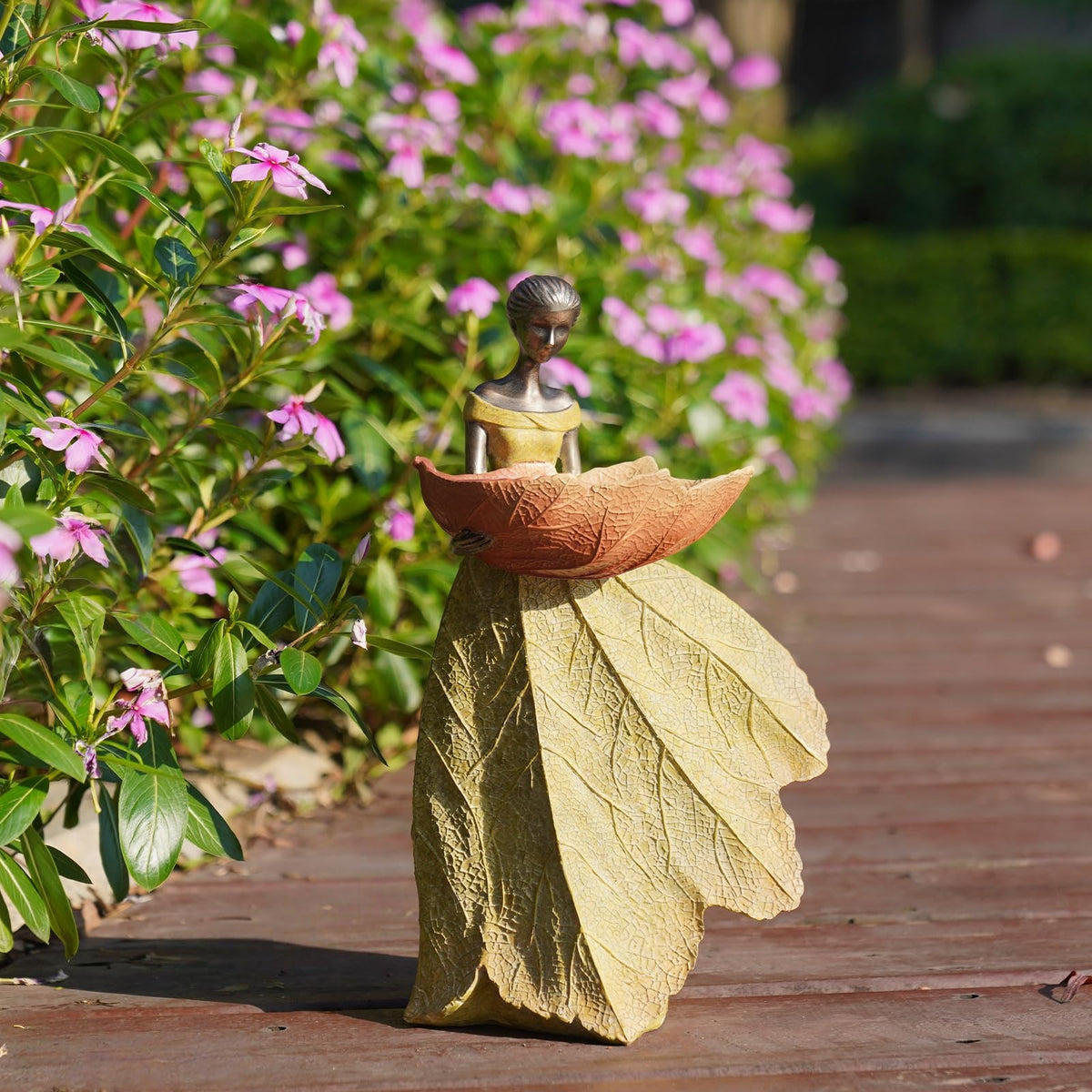 DiliComing hand-held bird feeder on the fairy statue invites birds gently.