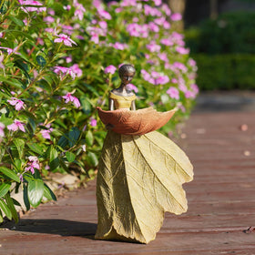 DiliComing hand-held bird feeder on the fairy statue invites birds gently.