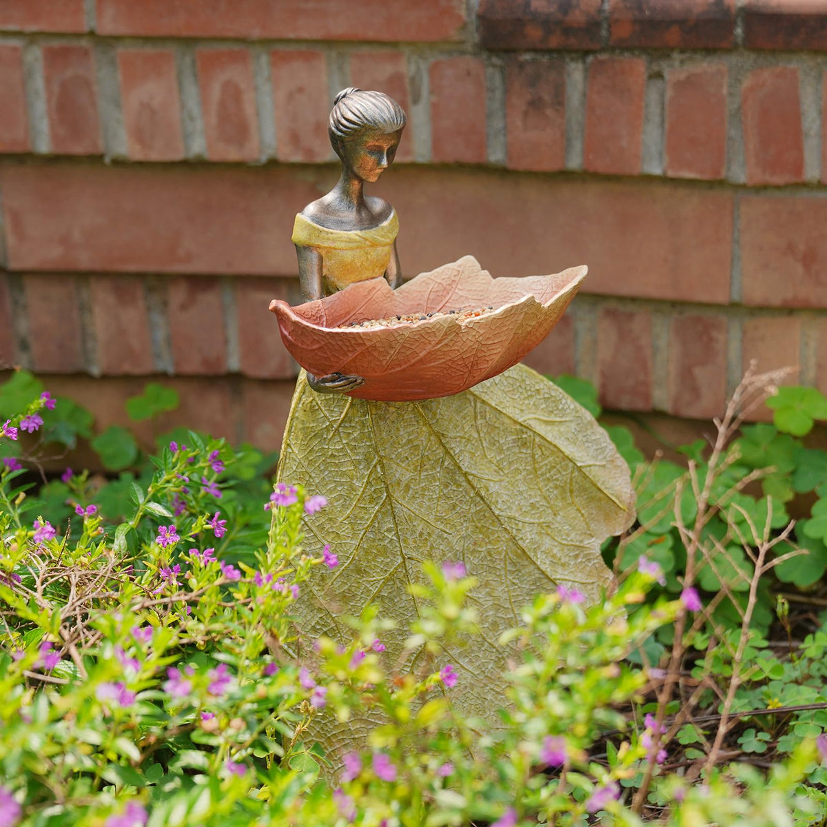 DiliComing indoor-outdoor decor is lightweight and versatile for any space.