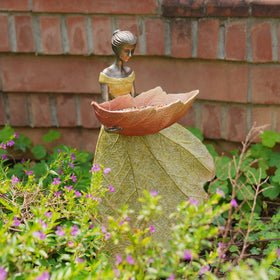 DiliComing indoor-outdoor decor is lightweight and versatile for any space.