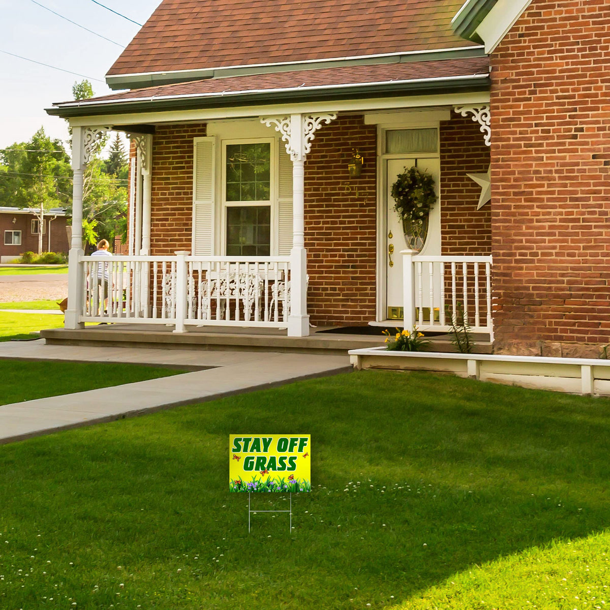 DIMARONGTON Easy-to-install yard signage keeps your lawn tidy and orderly.