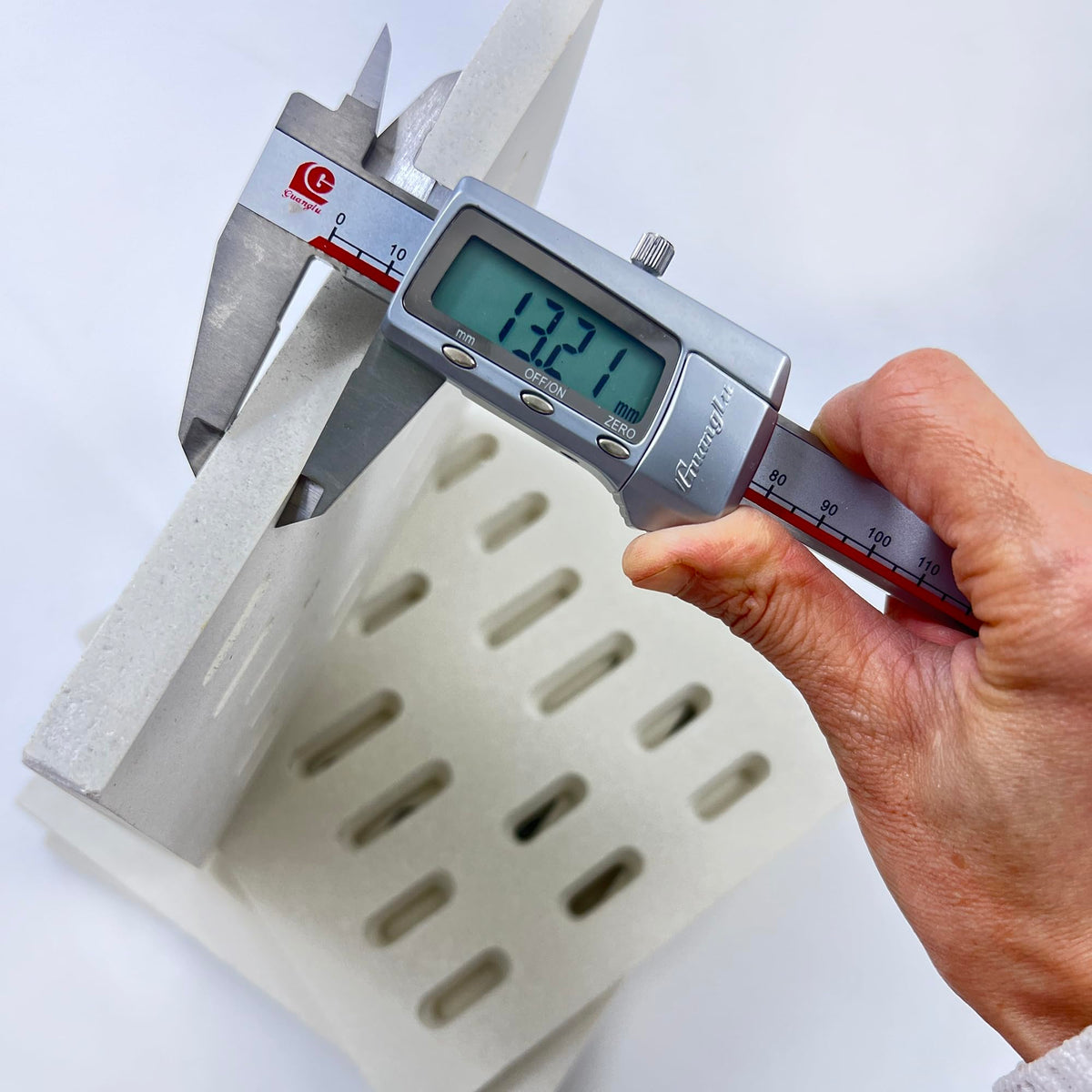 Direct Store DF101 grill installation showing ceramic tamers improving heat distribution