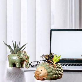 DIYOMR vintage bronze ceramic planter creates a warm room accent