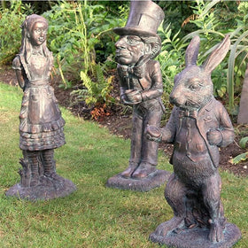 DKUWBJAS Alice Cheshire Cat statue adds whimsical charm outdoors