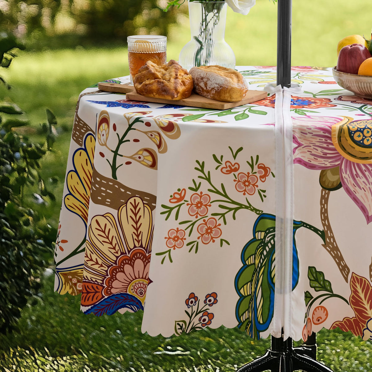 Dllxumm spillproof fabric resists stains and spills for outdoor use.