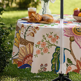 Dllxumm spillproof fabric resists stains and spills for outdoor use.