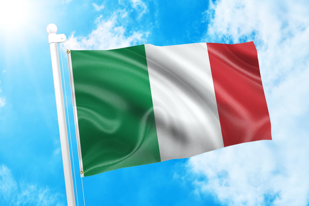 DMSE Italy flag 2x3ft showing quad-stitched fly ends for durability.