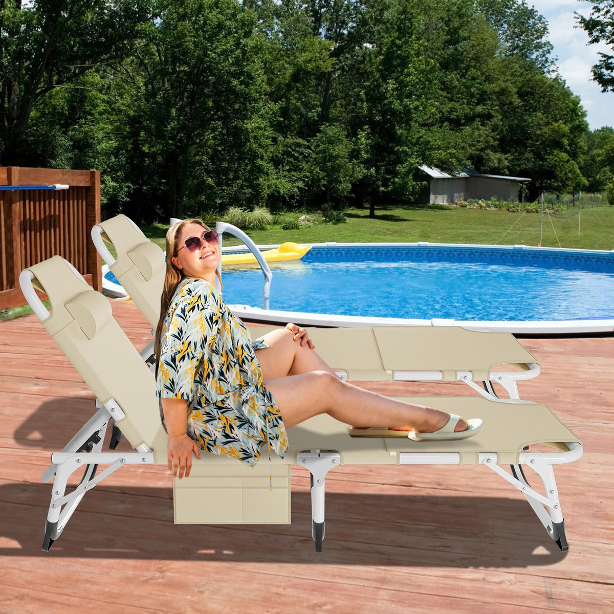 DoCred chair supporting up to 440 lbs for durable outdoor lounging.