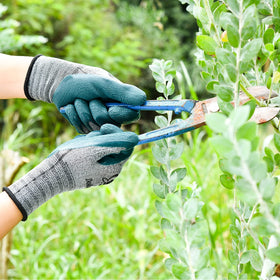 DOFOWORK gloves keep dirt out while enabling precise handling
