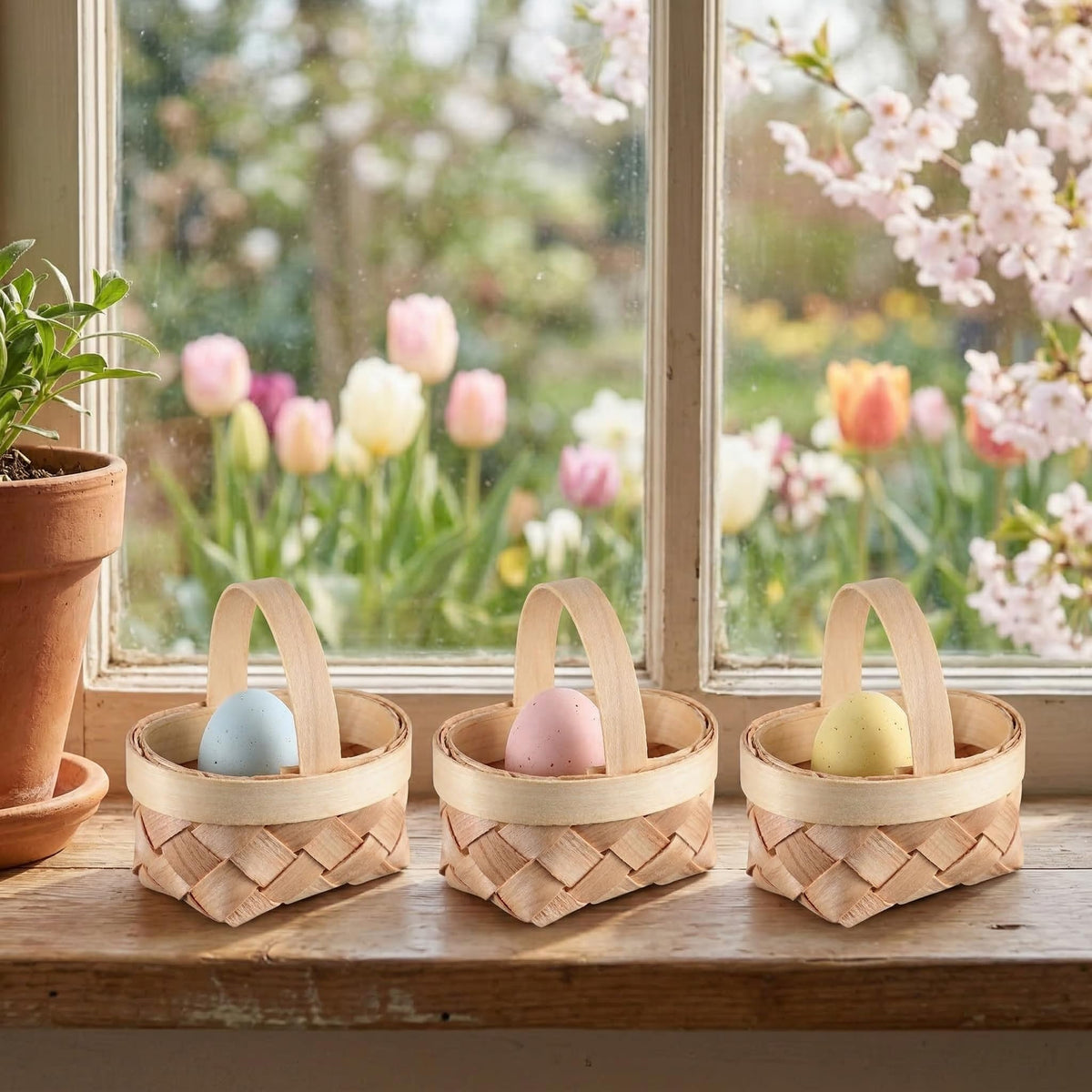 DOITOOL hanging mini basket saves space and supports craft displays.