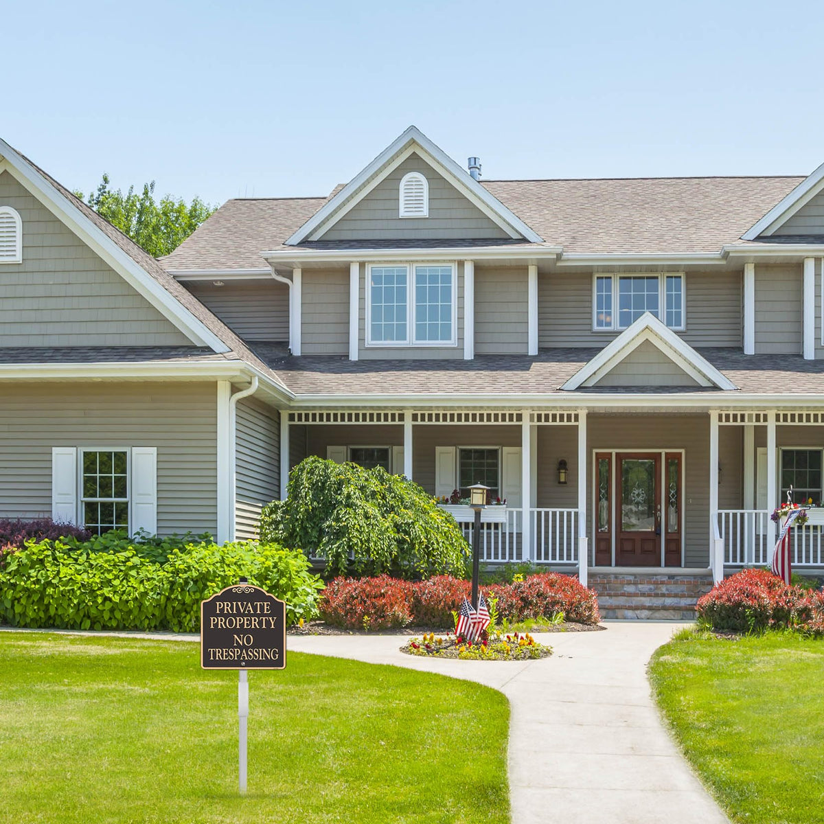 Doninex two-pack set provides affordable boundary markers for property lines.