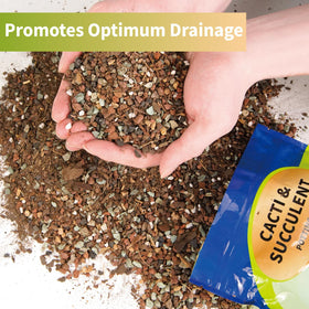 Doter chunky dirt texture closeup shows aeration benefits for roots