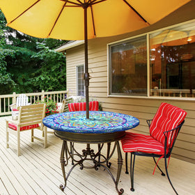 DoubleFill round tablecloth is easy to wipe clean and reuse.