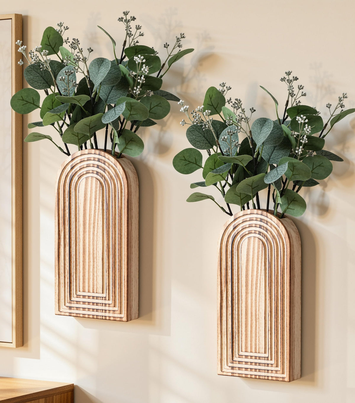 DREAMLOOM housewarming gift idea with stylish greenery