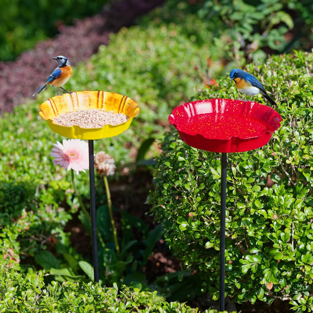 DREAMSOUL red metal bird bath on a stake attracts birds to your garden.
