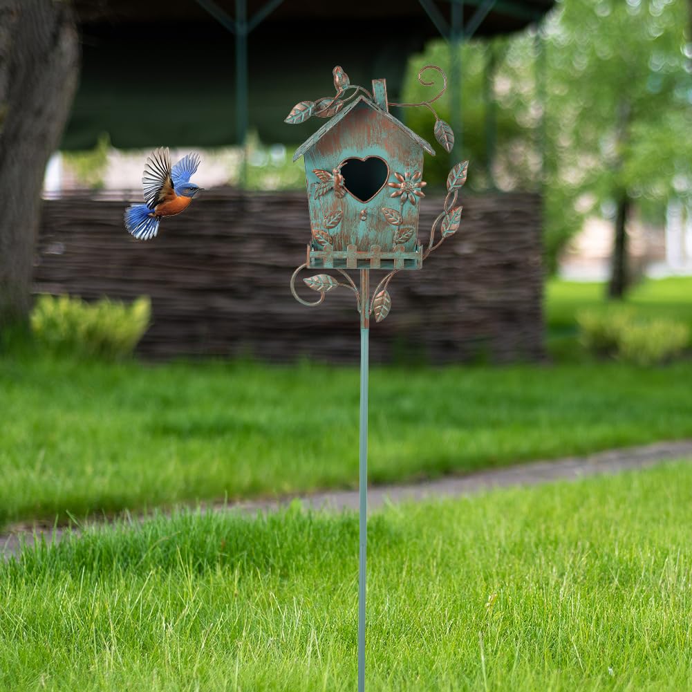 DREAMSOUL outdoor bird house on stand enables easy yard or patio placement