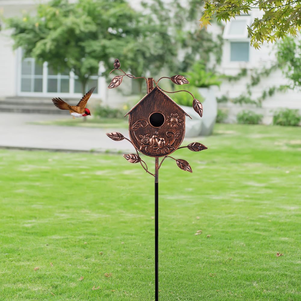 DREAMSOUL patio bird house on a pole enhances outdoor ambiance and birds’ shelter.