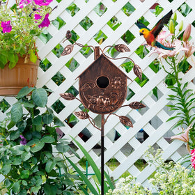 DREAMSOUL sturdy pole installation keeps the bird house securely upright.