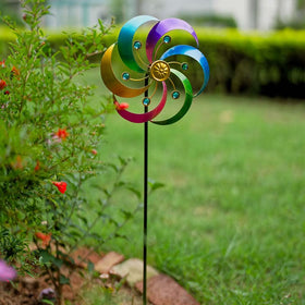 Two-pack set offers versatile placement across garden paths and entrances