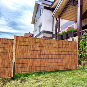 Drydiet reed fence as wall cover, exterior texture and insulation vibe.