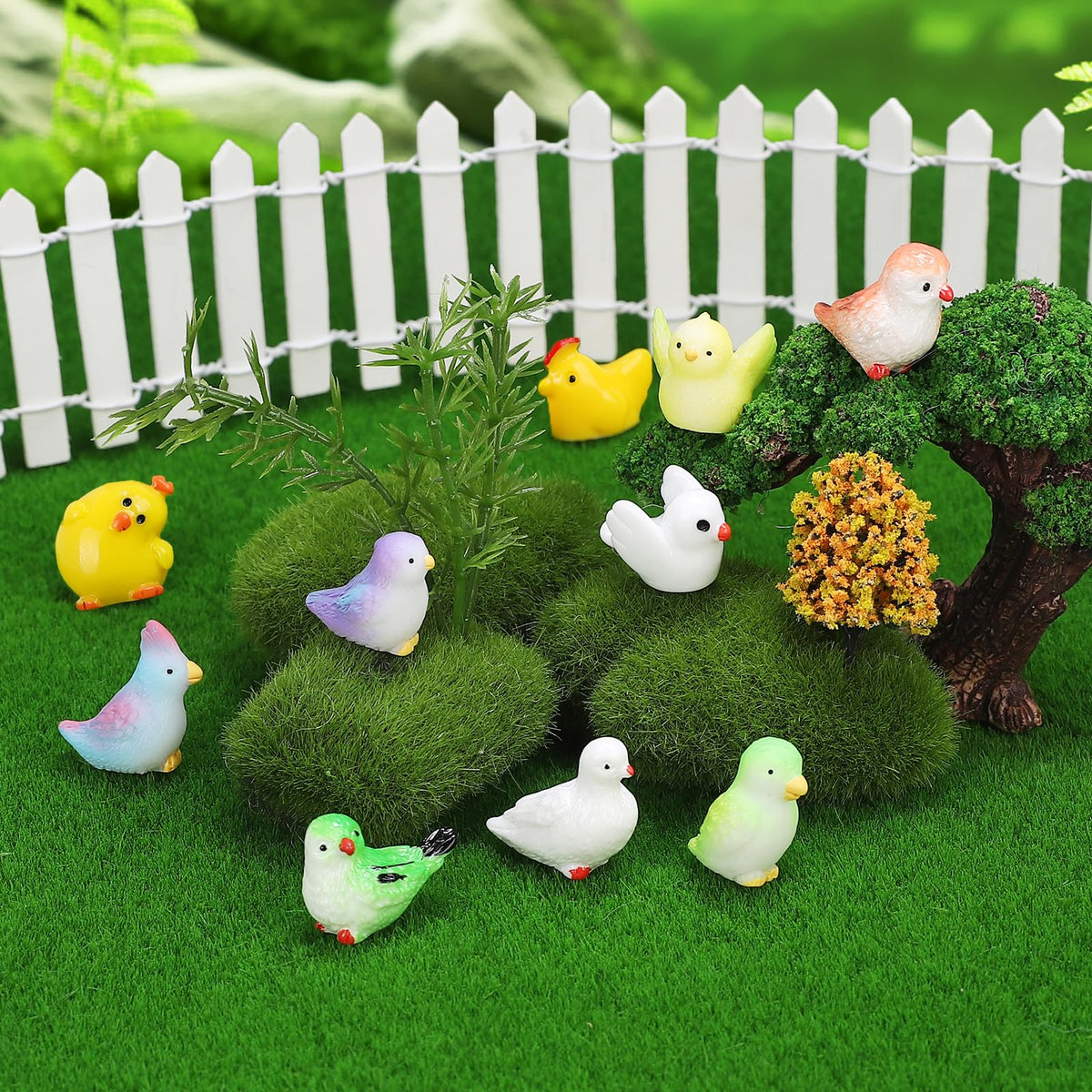 DWWPOO duck-figurine adds bright color to mini ponds